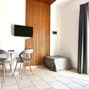 Le Village Sarzana